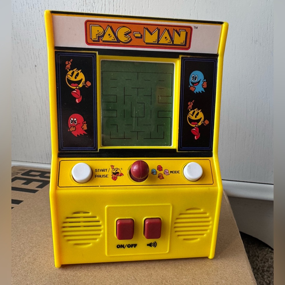 Pac-Man Mini Arcade Game